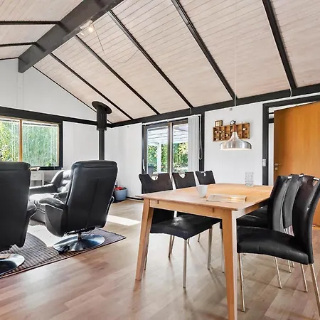 펜션 2 Bedroom Pet Friendly In